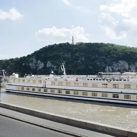 Aurora Danube View * Budapest