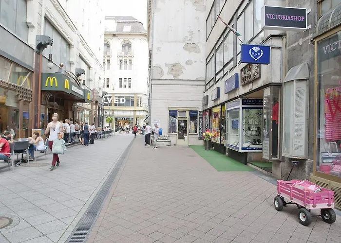 Aurora Danube View Apartament *