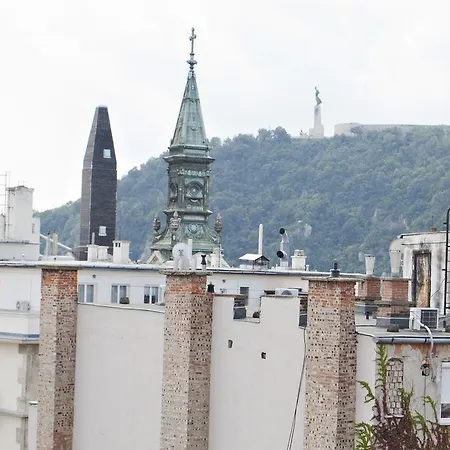 Aurora Danube View דירה